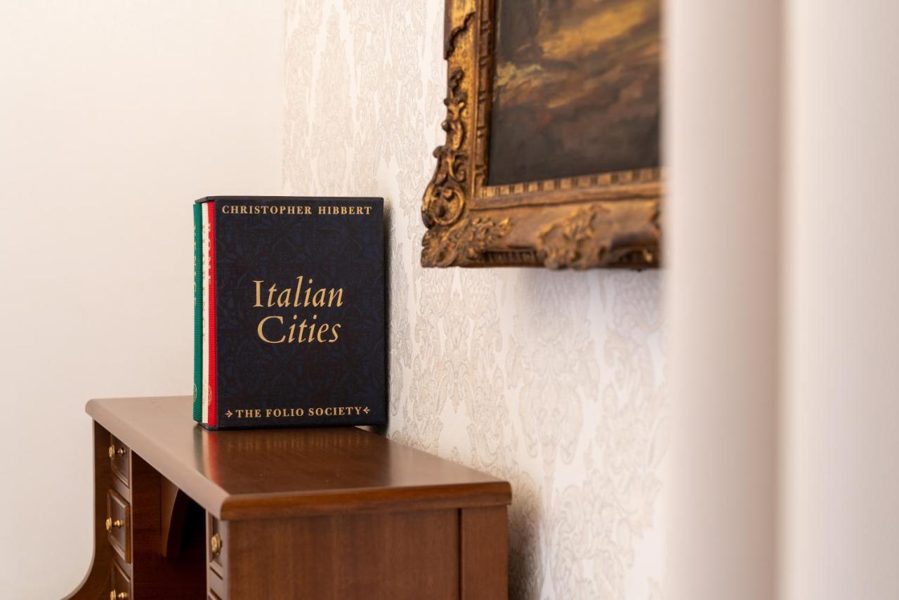 Pantheon Escape Apartment Rome Bagian luar foto